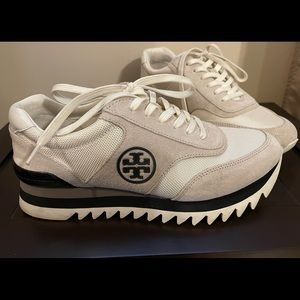 Tory Burch Sawtooth Logo Sneaker size 7.5